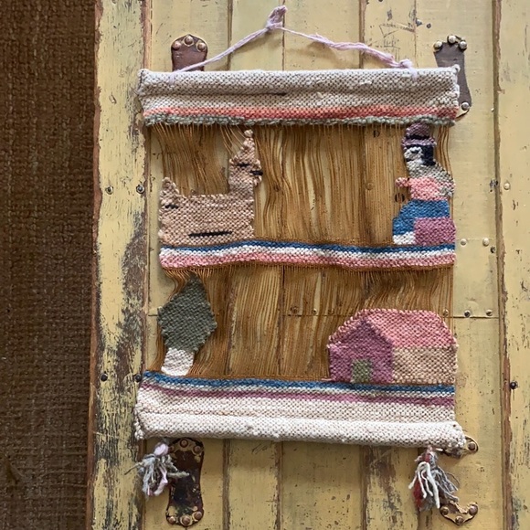 HANDMADE VINTAGE LLAMA CROCHET WOVEN WALL DECOR OS - Picture 4 of 9